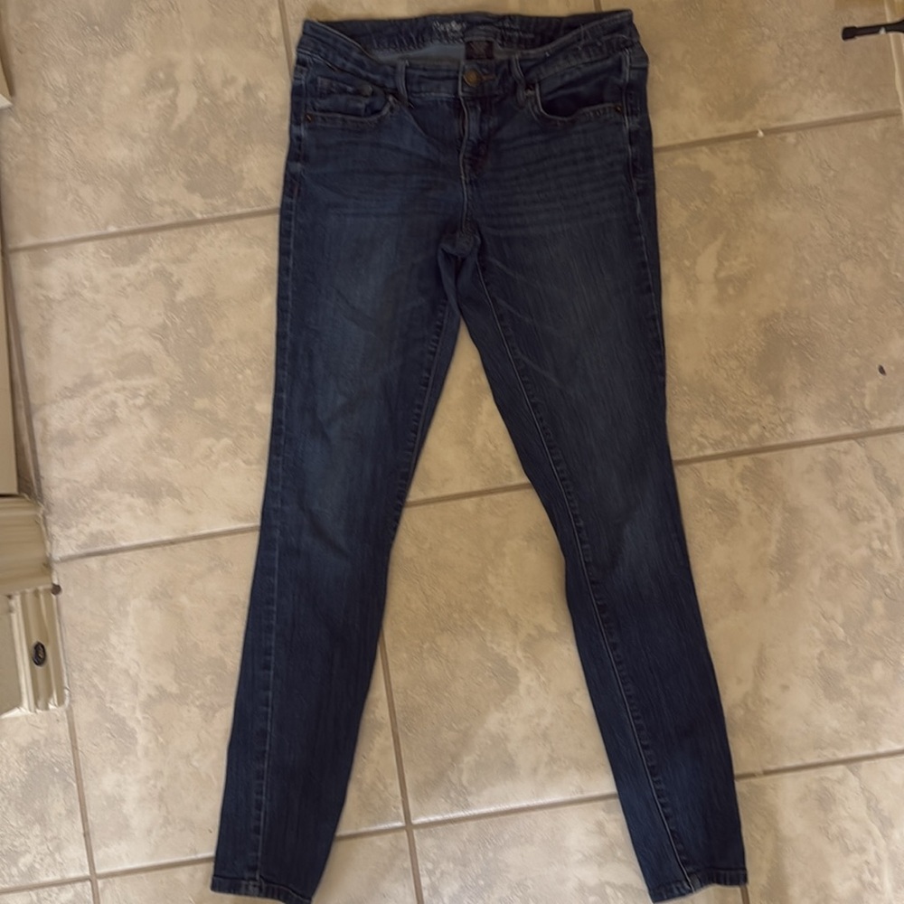 Low Rise Skinny Jeans - Picture 2 of 3